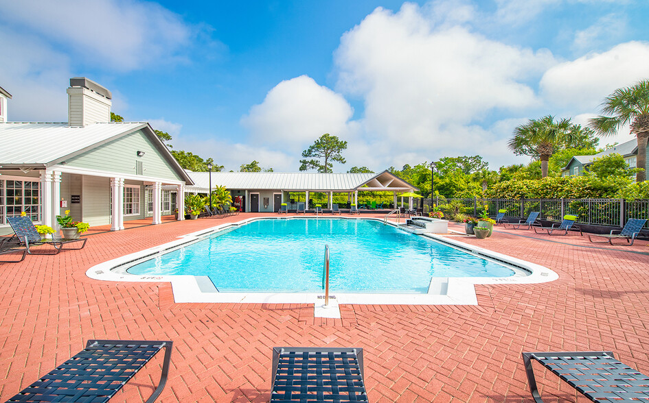 Building Photo - MAA Emerald Coast