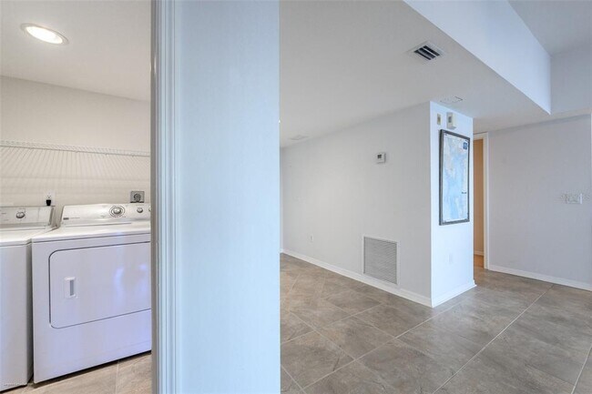 Building Photo - 101 N Marion Ct