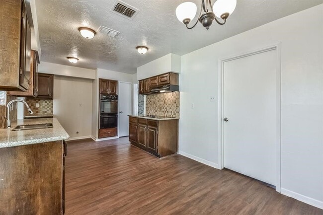 Building Photo - 16626 Royal Mile Ln