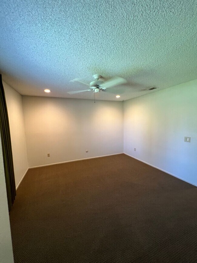 Building Photo - Beautiful upgraded 3b/2b home for rent in ...