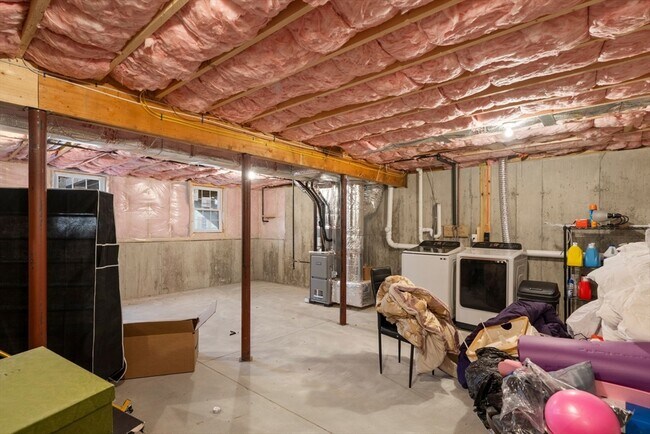 Building Photo - 8 Patrick St