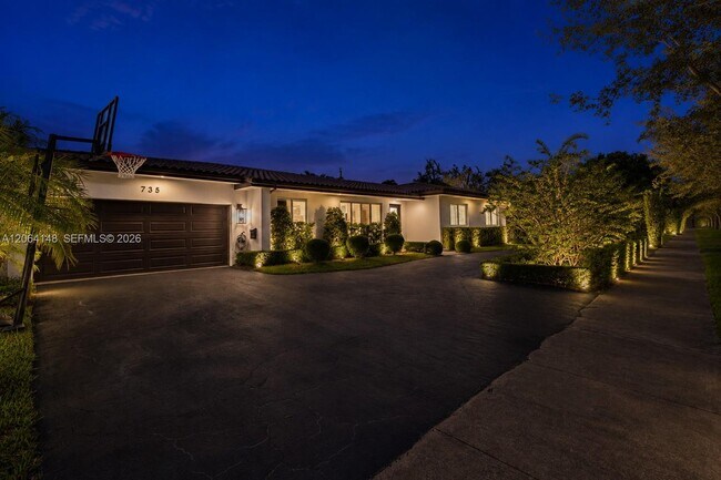 Building Photo - 735 Benevento Ave