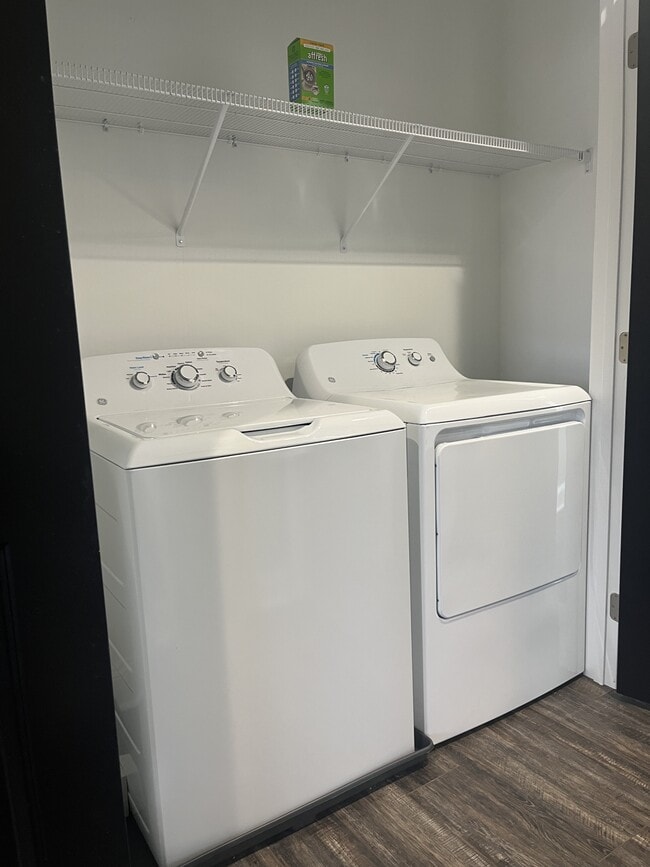 Building Photo - 77 Emanuel Ct