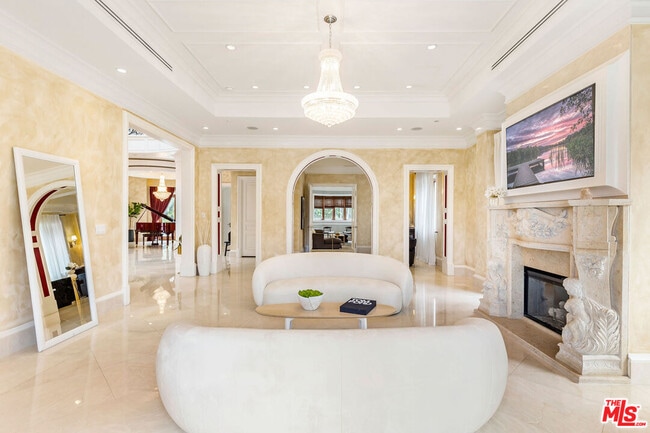 Building Photo - 2229 Summitridge Dr