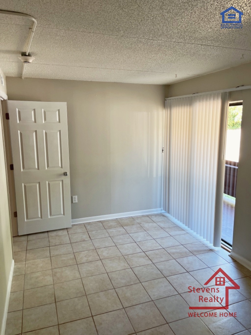 Building Photo - 915 S Seminole Dr