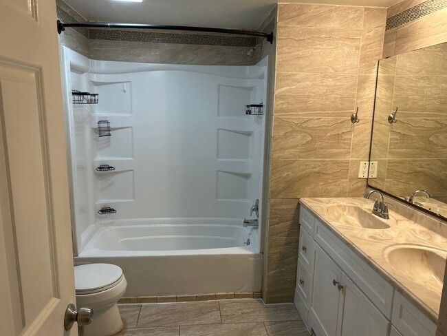 Building Photo - 416 Duterrow Rd SE