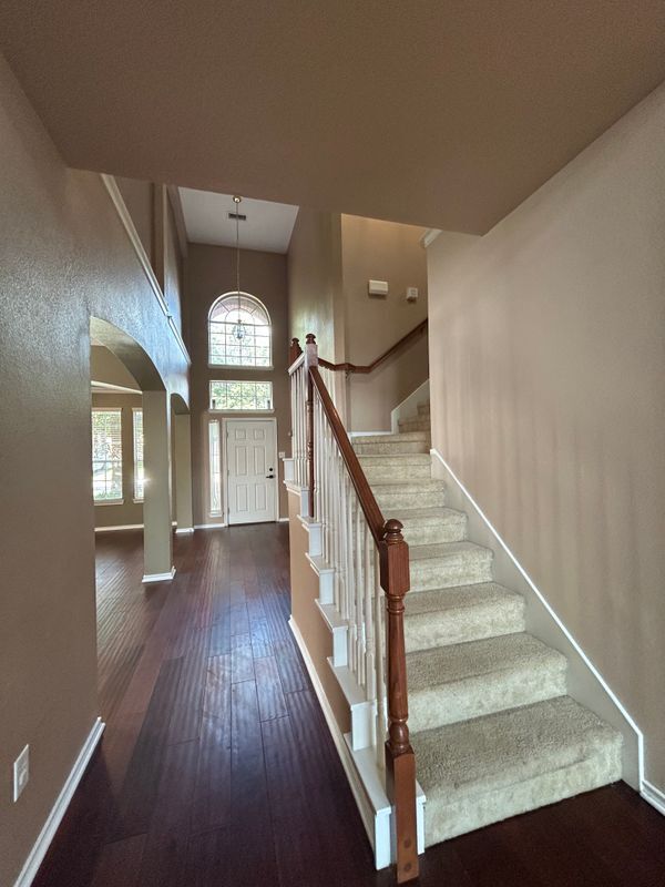 Building Photo - 753 Bridle Trail