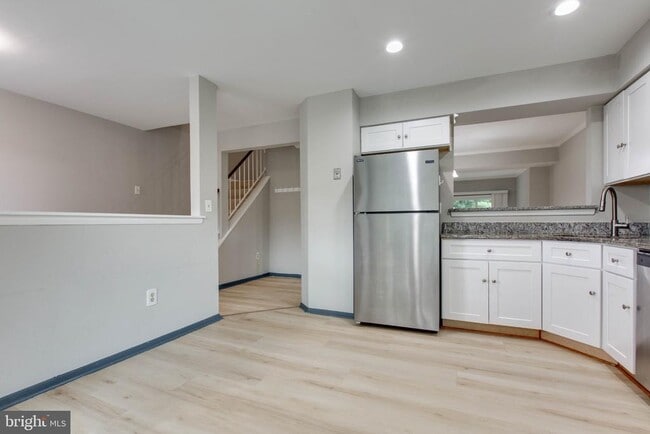 Building Photo - 7717 Heatherside Ln