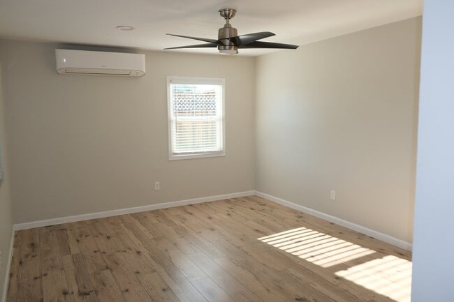 Building Photo - 1112 Flamingo Ave
