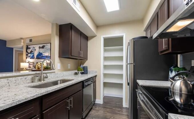 Building Photo - 1 bedroom in Houston TX 77042