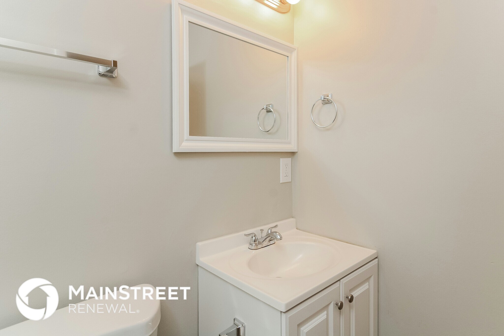 Building Photo - 3313 Woodlea Dr