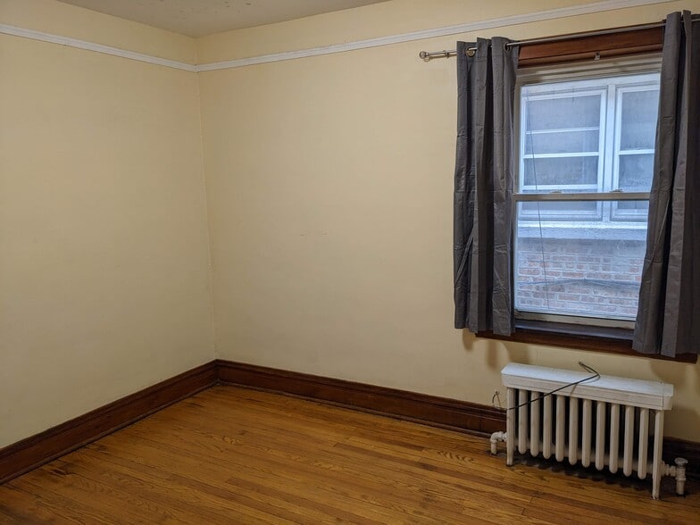 Building Photo - 1833 Gunderson Ave