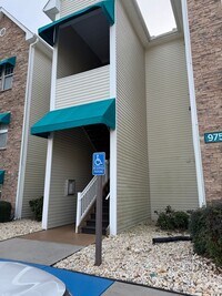 Building Photo - Great Condo in Gated Community! Resort Style Amenities, Walk to beach, Awesome Myrtle Beach Locat...