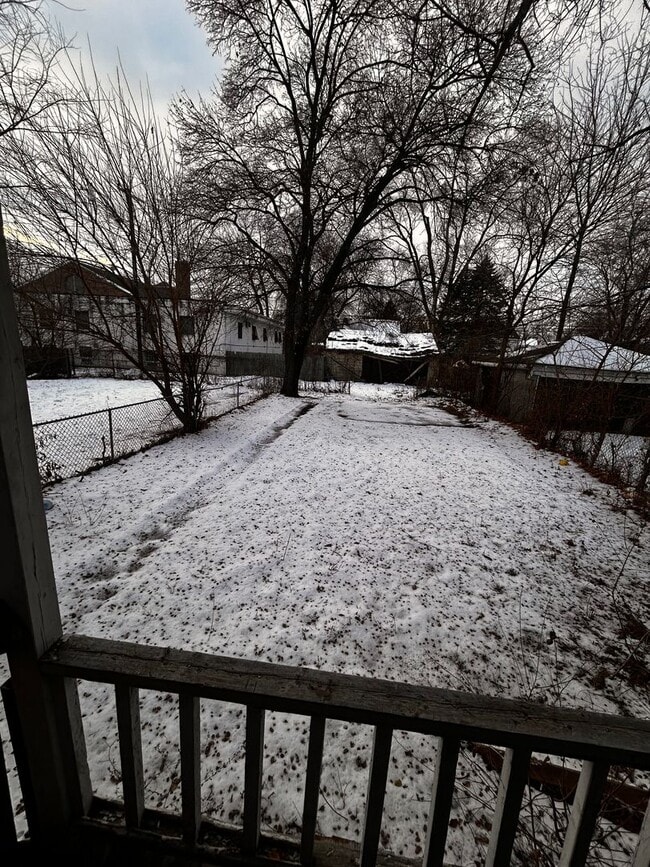 Building Photo - 3-bedroom located on Detroit's East side!