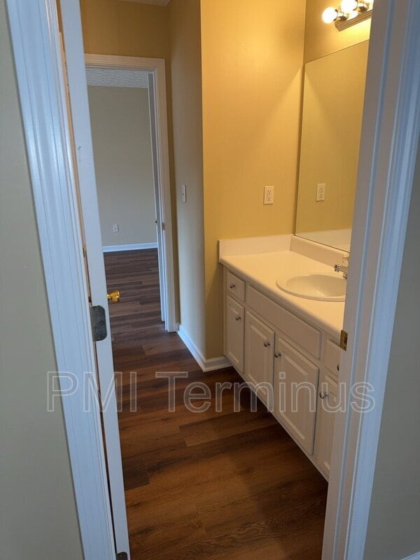 Building Photo - 6122 Farmwood Way SE