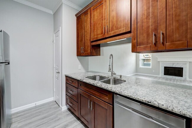 Building Photo - 9850 Pagewood Ln