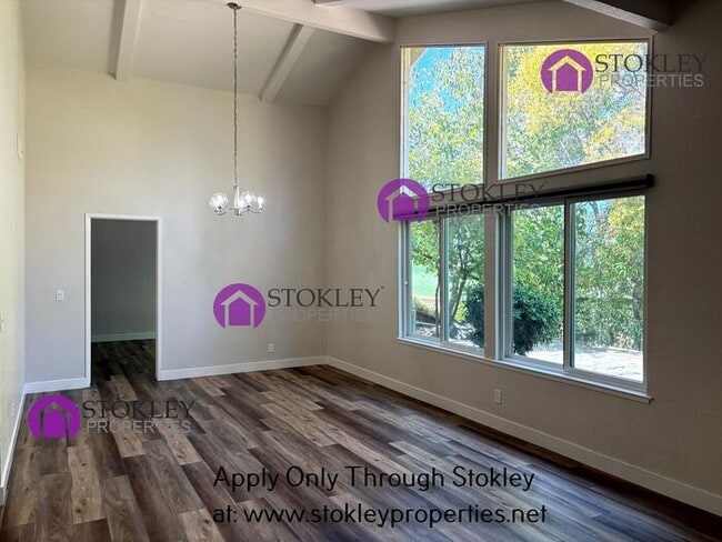 Building Photo - 1538 Siskiyou Dr
