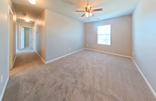 Building Photo - 29303 Legends Hill Dr