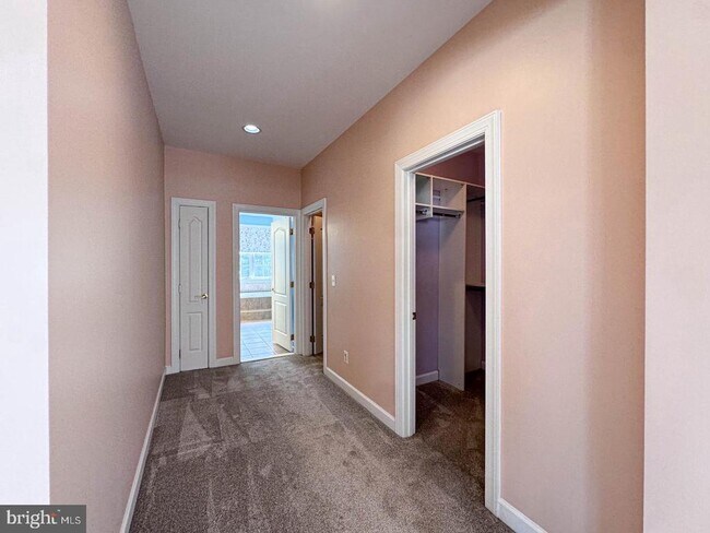 Building Photo - 22827 Oakgrove Rd