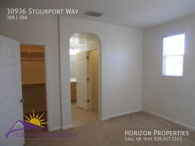 Building Photo - Modern Two-story 3 Bed 2.5 Bath 1,374 sqft...