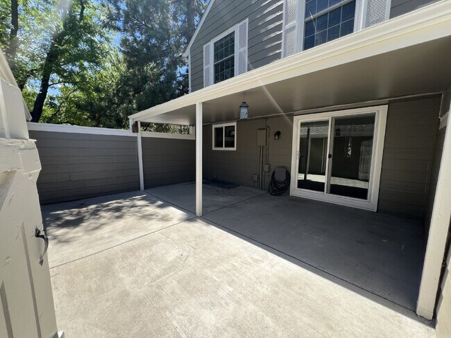 Building Photo - 7052 E Briarwood Dr