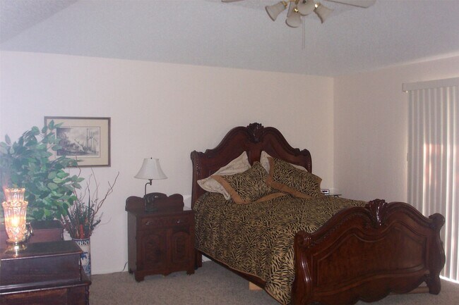Building Photo - 21255 Park Bluff Dr
