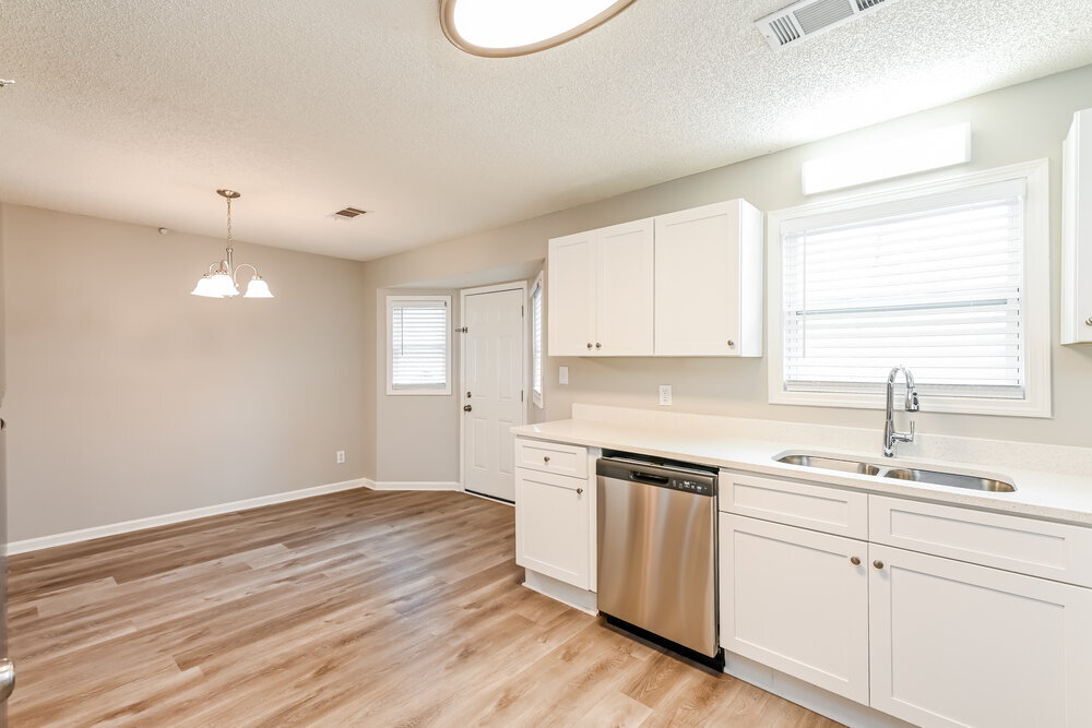 Building Photo - 5767 Riverside Dr