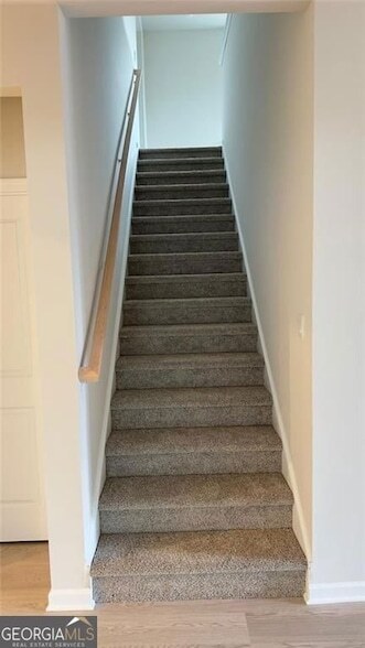 Building Photo - 327 Vly Oak Dr