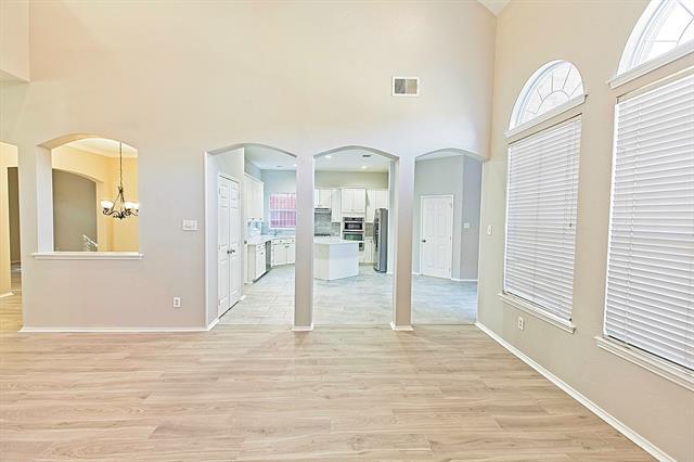 Building Photo - 2405 Hopkins Dr