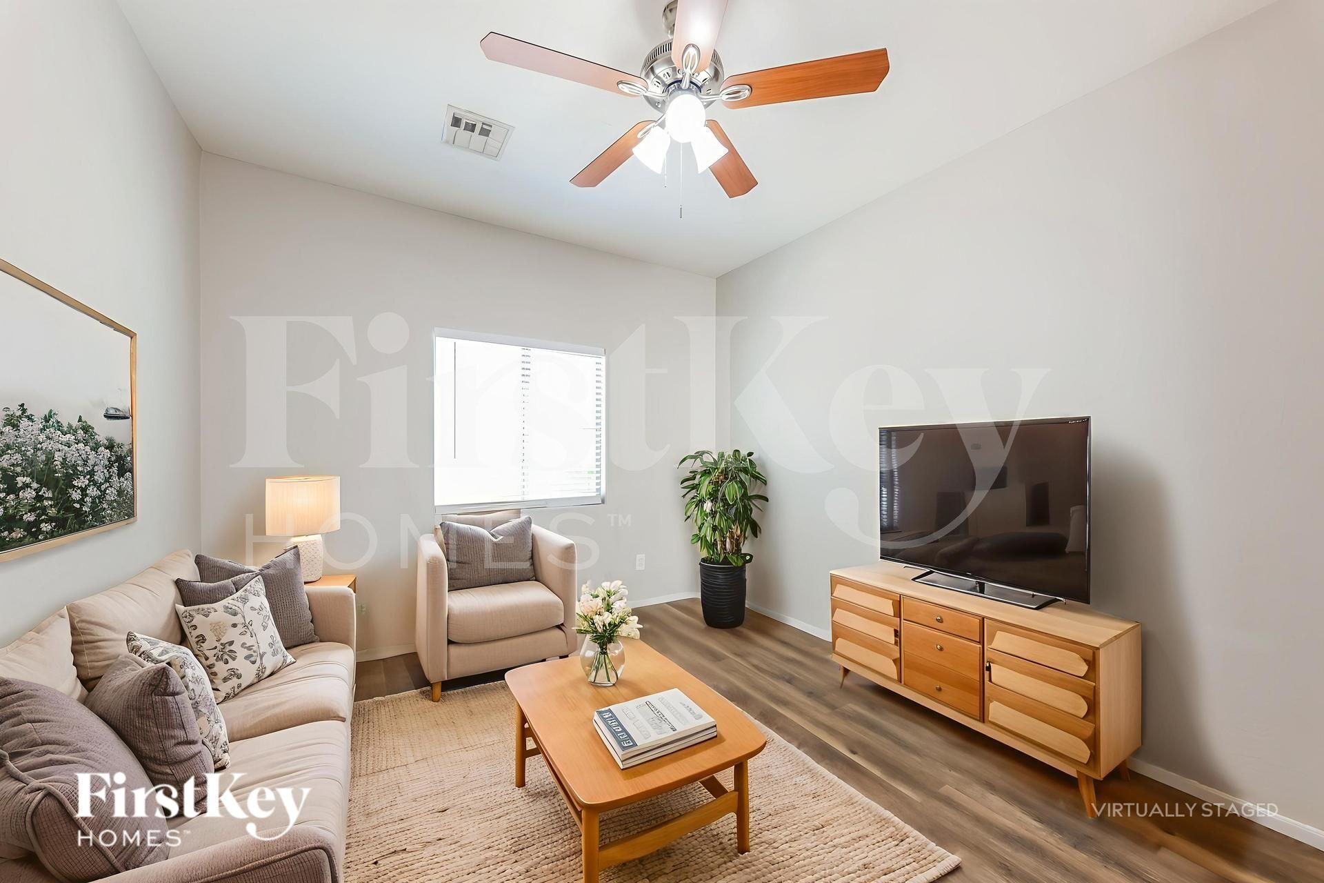 Building Photo - 4680 E Laurel Ave