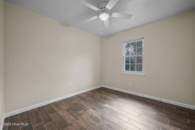 Building Photo - 105 Wedgewood Dr