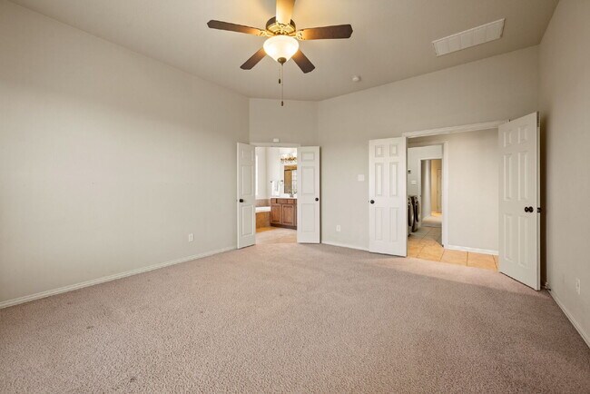 Building Photo - This one checks all the boxes—location, la...
