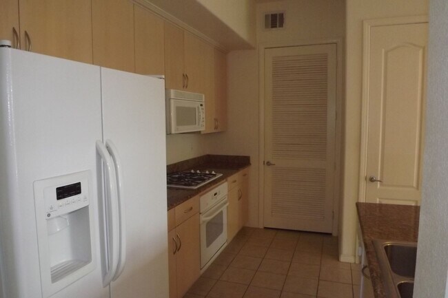 Building Photo - Manhattan Mid Rise Condo-Tile and Laminate-No Carpet