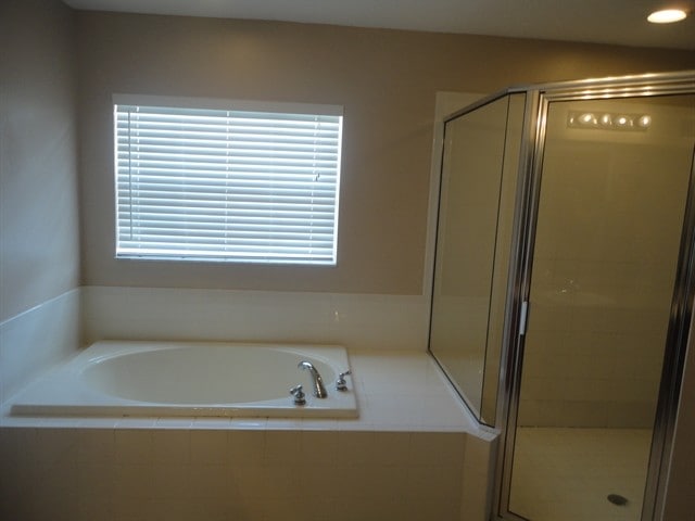 Building Photo - 15534 Lake Bella Vista Dr