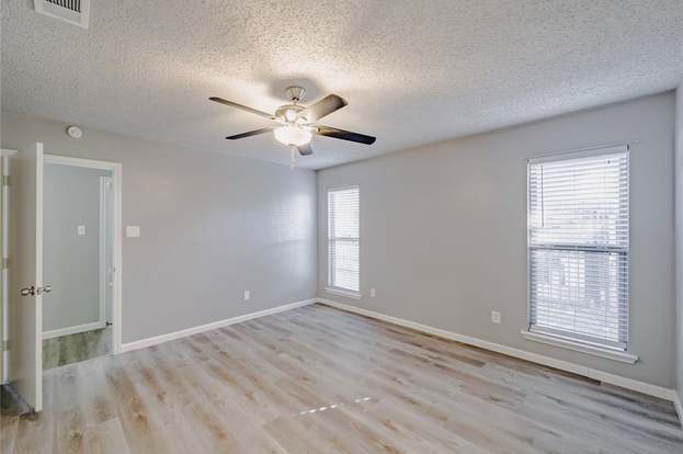 Building Photo - 2909 Lake Park Dr