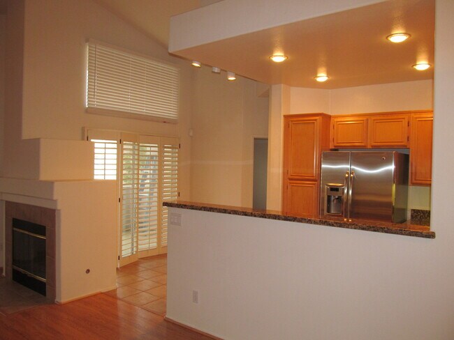 Building Photo - Andria of UTC Townhome with Attached Garag...