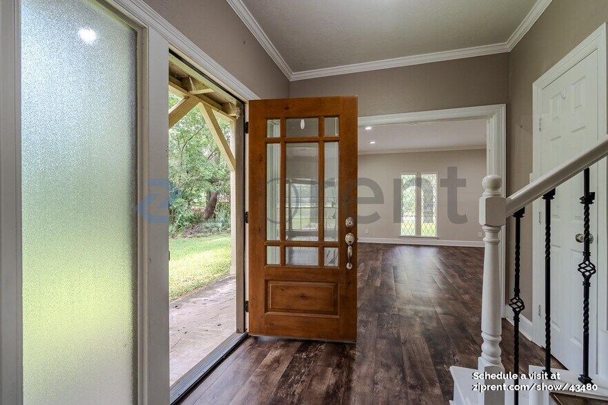 Building Photo - 665 Ravensworth Dr