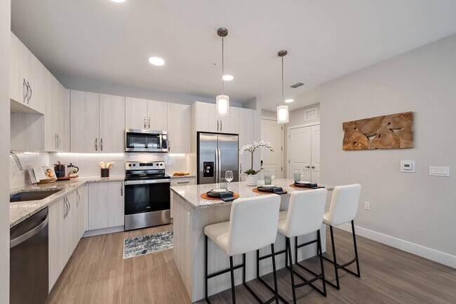 Building Photo - Mira at Palmer Ranch