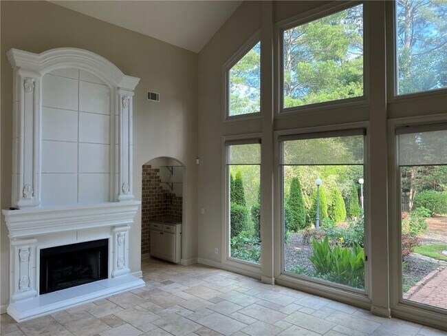 Building Photo - 4510 Chattahoochee Plantation Dr SE