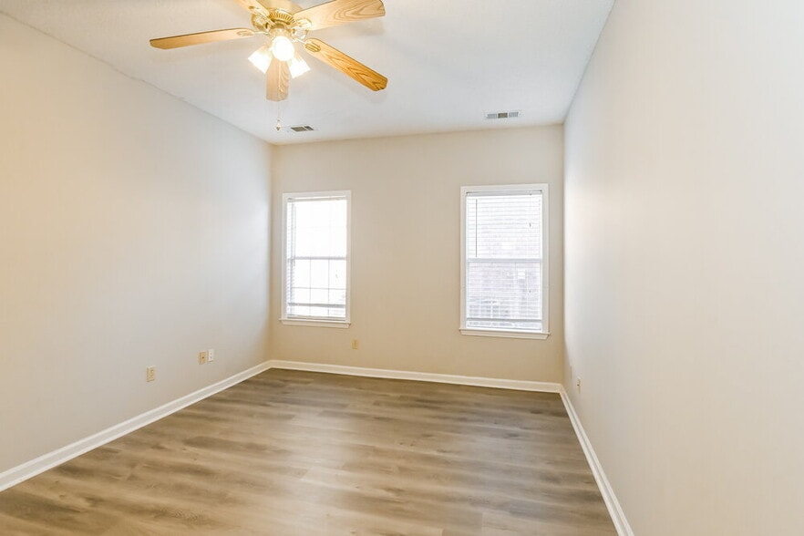 Building Photo - 8748 Clear Sky Path