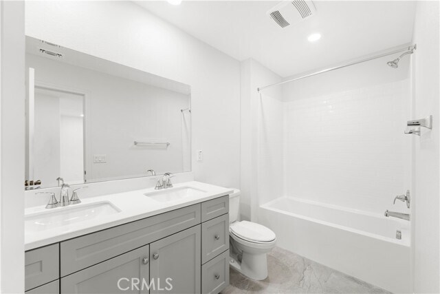 Building Photo - 4201 E Carmel Privado