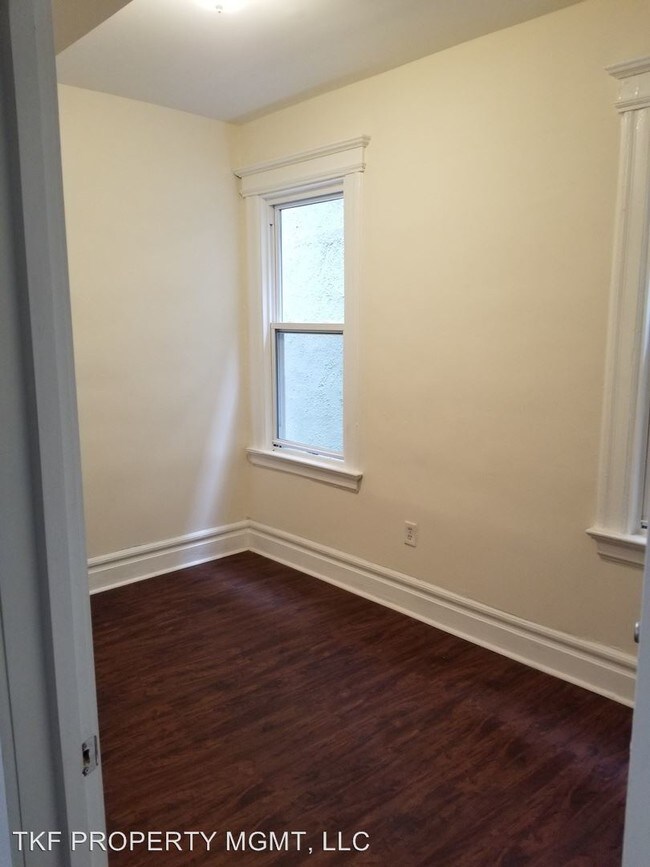 Building Photo - 816 S 14th St