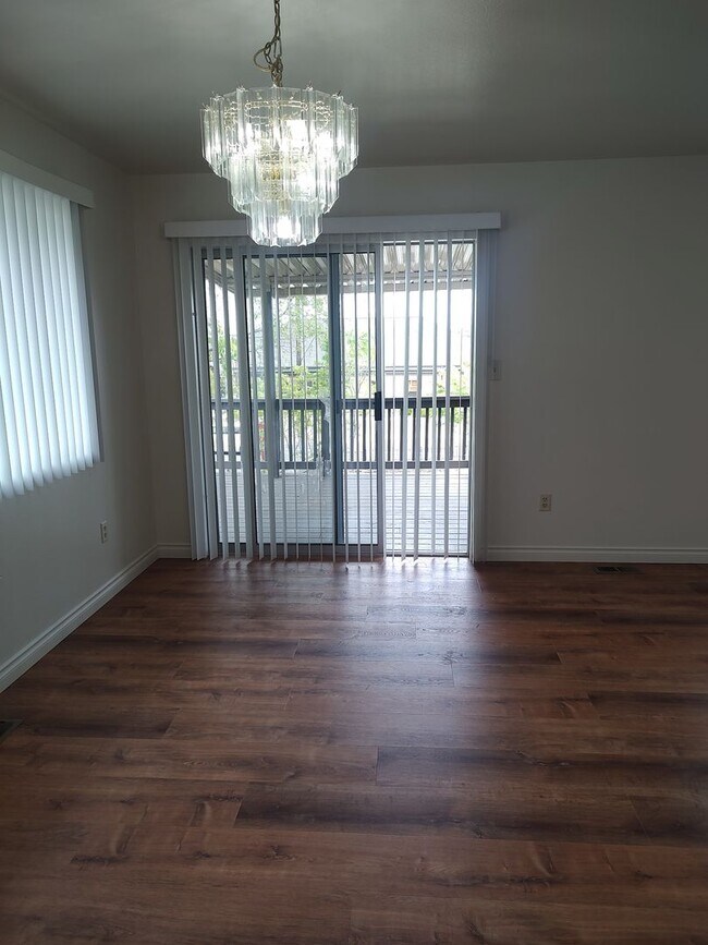Building Photo - 1439 Terrace Dr
