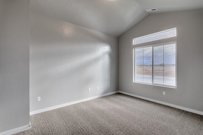 Building Photo - Newer home in Meridian  2100Sqft, Goldengrove Sub., Room for all of your Toys