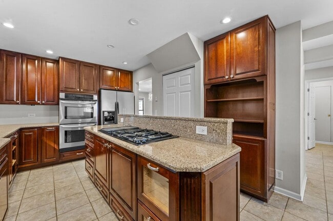 Building Photo - Updated 2-Story Home in Desirable Deerpath Subdivision - Available Immediately.