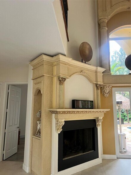 Building Photo - 6301 SW 58th Ct