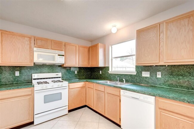 Building Photo - 12654 Pine Bush Dr
