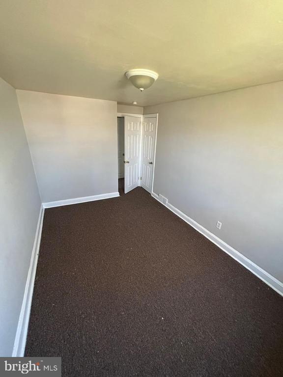 Building Photo - 330 W 21st St