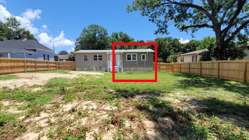 Building Photo - 1511 N Davis Hwy