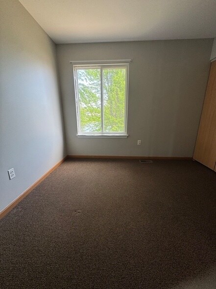 Building Photo - 1716 William Dr